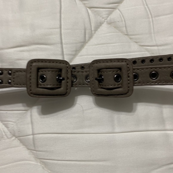 Assorted belts - Picture 10 of 11